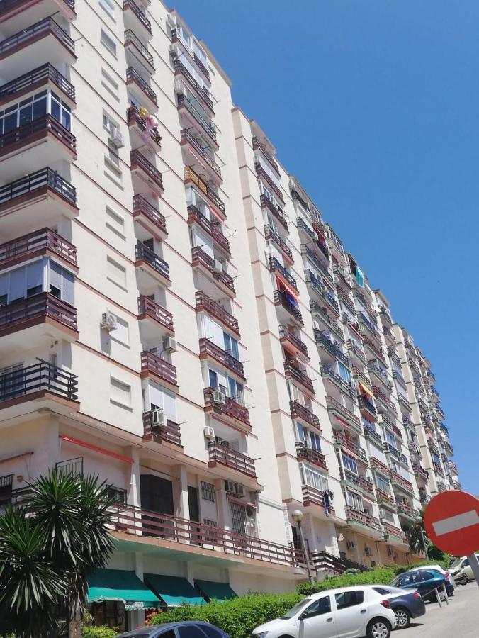 Central panoramic view seaside studio apartment Benalmádena Exterior foto