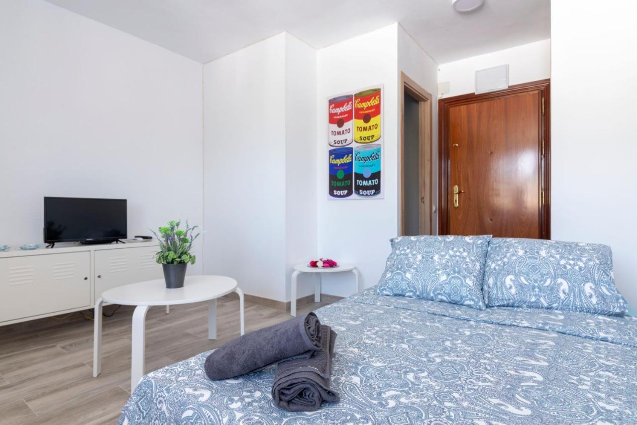 Central panoramic view seaside studio apartment Benalmádena Exterior foto